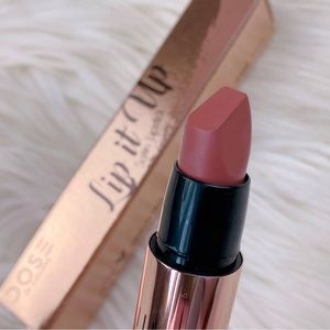 Dose Of Color
Lip It Up Satin Lipstick
MOCHA